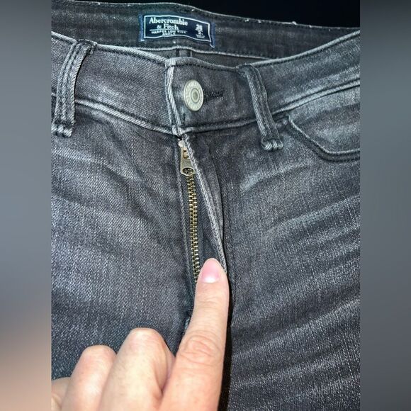 Abercrombie & Fitch Harper Low Rise Ankle Skinny Jeans Size 26/ 2s EUC - Picture 3 of 9